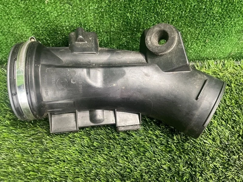 Патрубок воздушного фильтра BMW X5 2012 e70