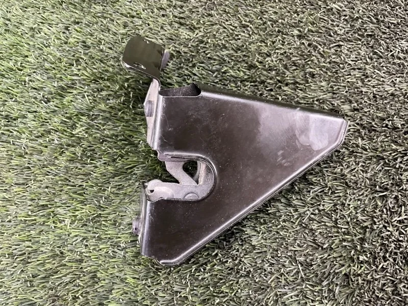 Кронштейн замка капота BMW 3 2007 e90