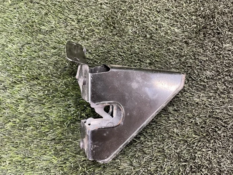 Кронштейн замка капота BMW 3 2007 e90