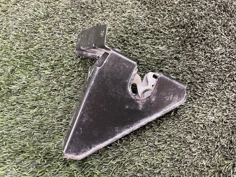 Кронштейн замка капота BMW 3 2007 e90