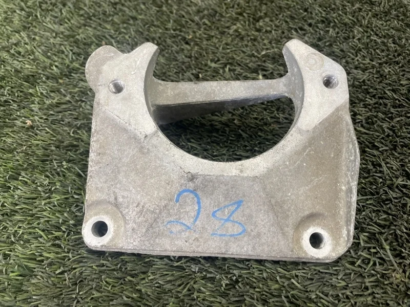 Кронштейн двигателя BMW 5 2005 E60