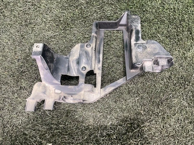 Кронштейн фары BMW X5 2006 E53