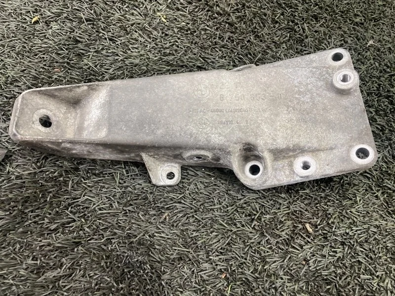 Кронштейн двигателя BMW X5 2006 E53