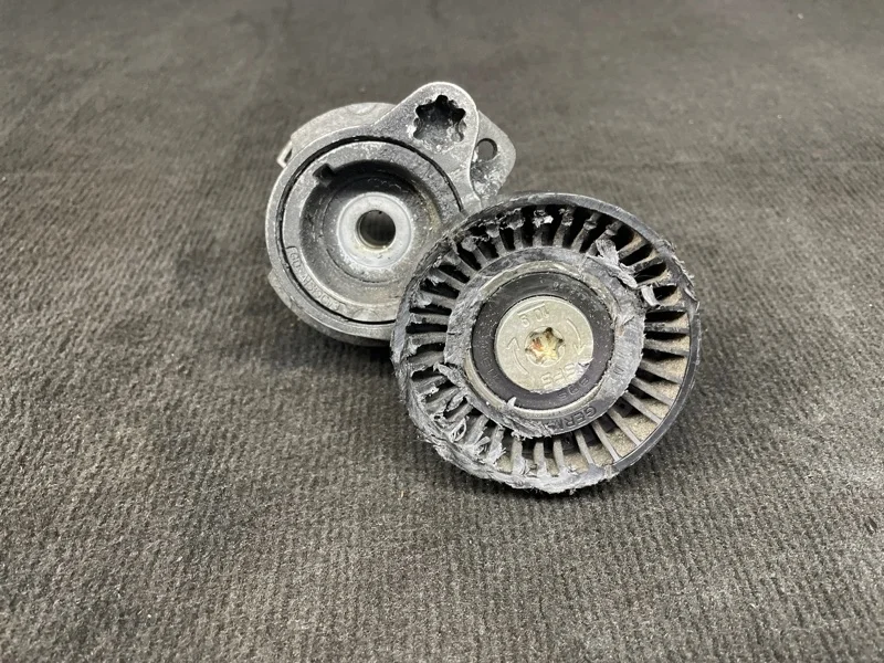 Натяжитель ремня генератора BMW X5 2004 E53