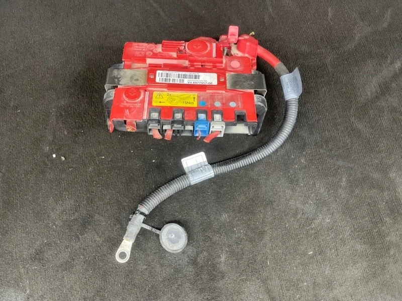 Плюсовая клемма акб BMW X5 2009 e70