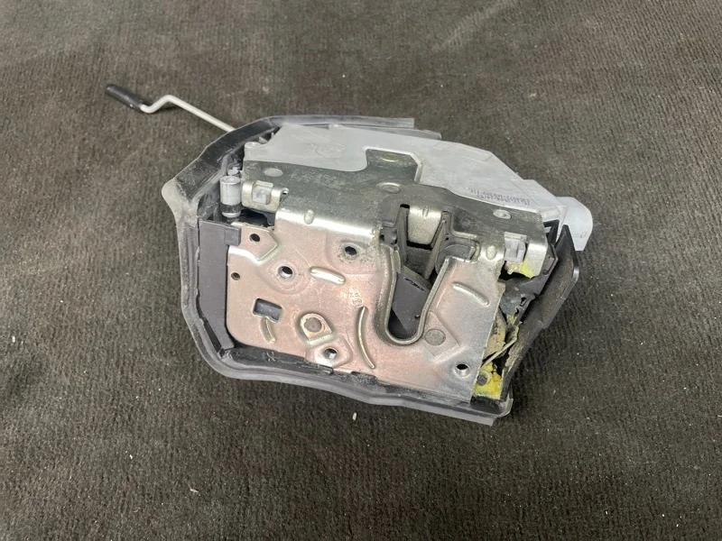 Замок боковой двери BMW X5 2006 E53