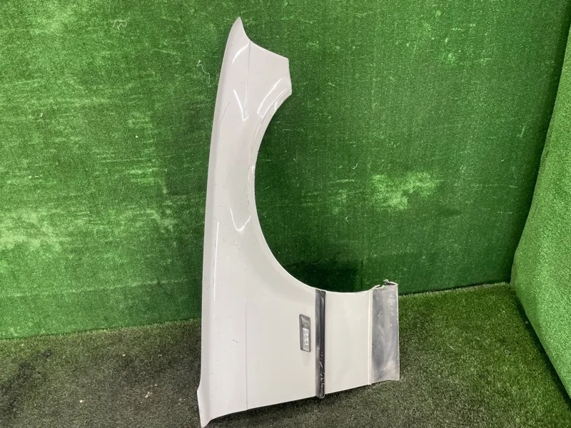 Крыло BMW 7 E38