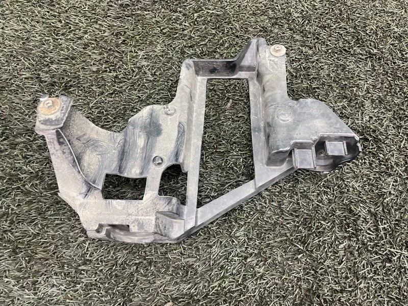 Крепление фары BMW X5 2005 E53