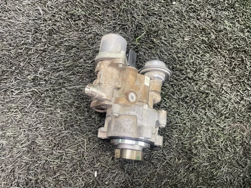 Топливный насос высокого давления Bmw 7 13517613933 F01