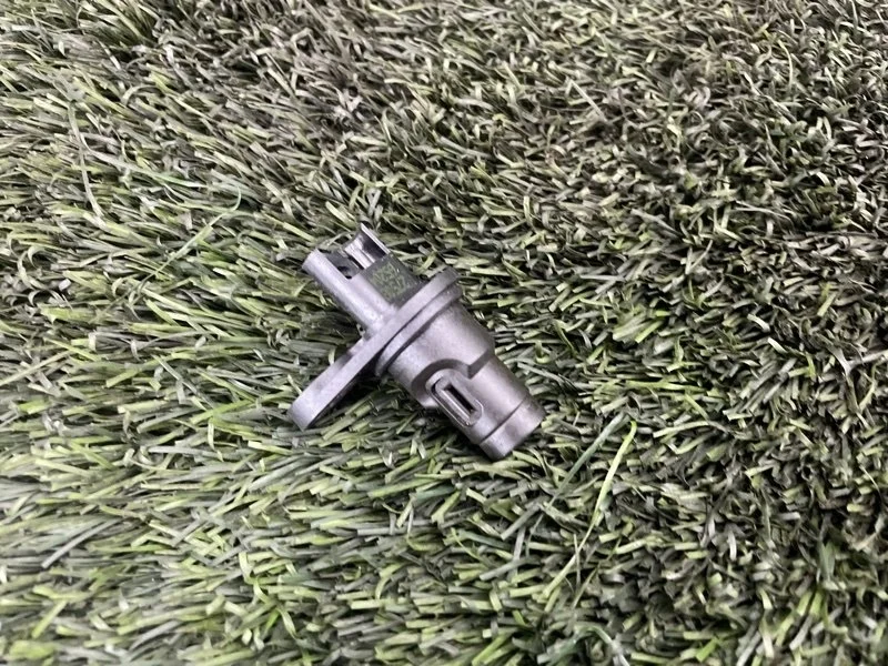 Датчик положения распредвала BMW 1 E87