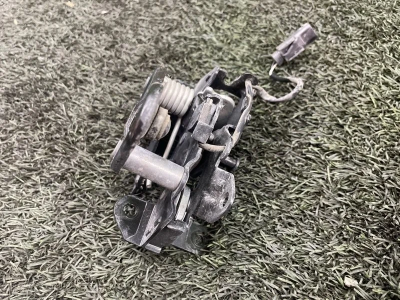 Замок капота BMW 5GT F07