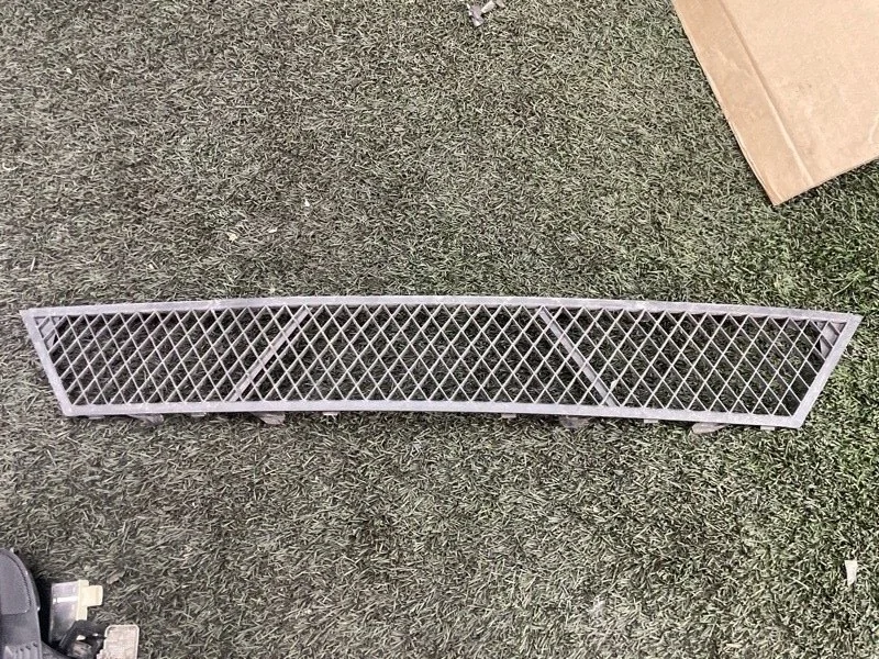 Решетка в бампер Bmw 5Gt 51117200729 F07, передняя