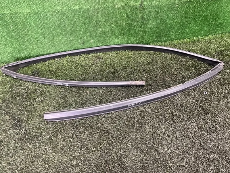 Уплотнитель стекла двери BMW X5 2000 E53