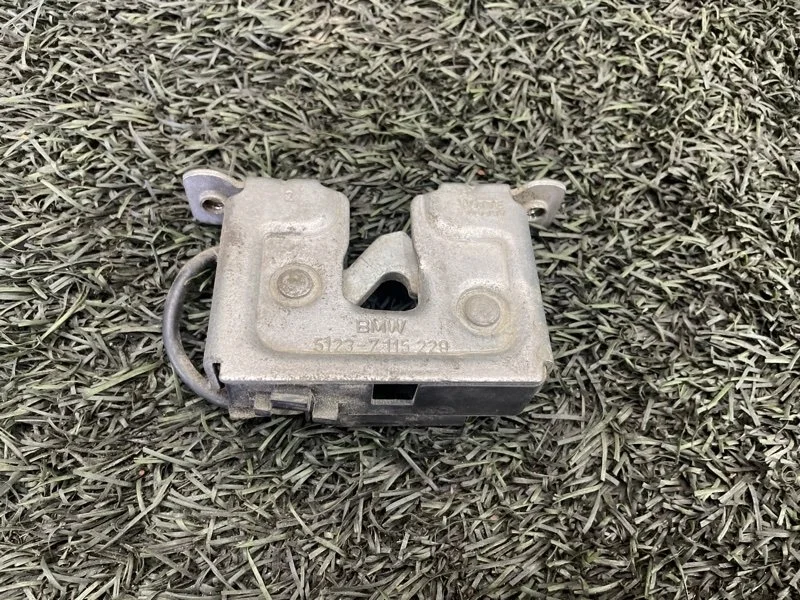 Замок капота BMW X3 E83