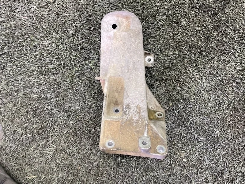 Кронштейн двигателя BMW X5 2001 E53