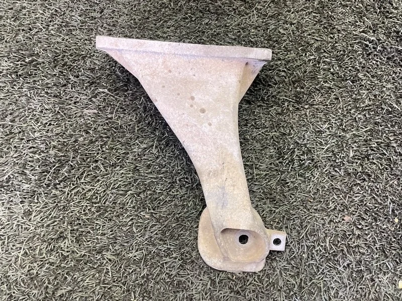 Кронштейн двигателя BMW X5 2001 E53