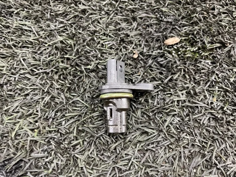 Датчик положения распредвала BMW 5 2012 F10