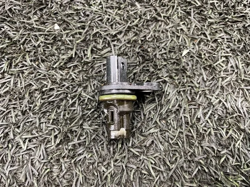 Датчик положения распредвала BMW 5 2012 F10