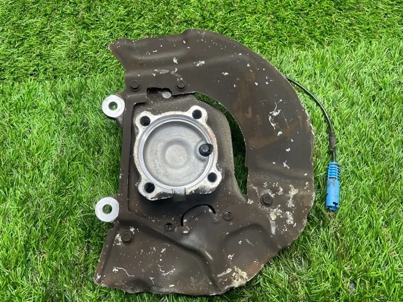 Кулак поворотный BMW 5 2004 E60