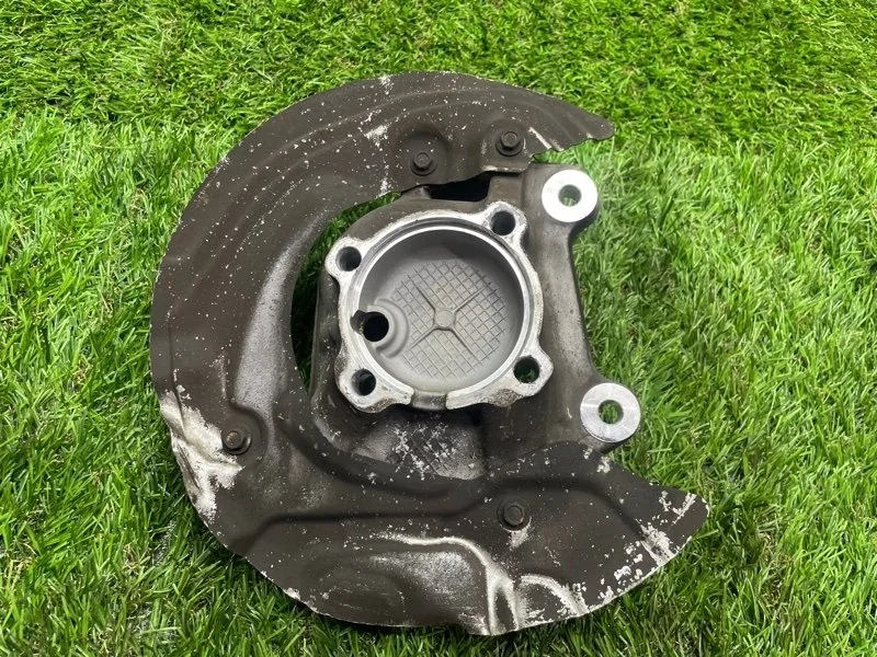 Кулак поворотный BMW 3 2010 e90