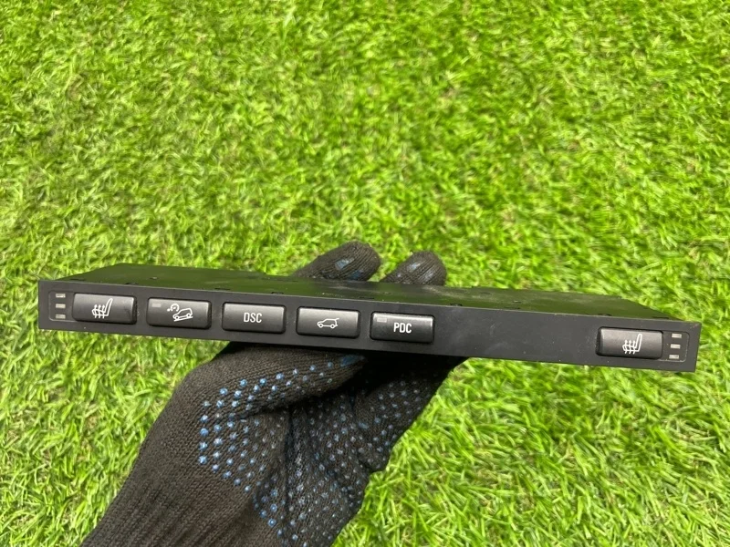 Блок кнопок в центральной консоли BMW X5 2006 E53