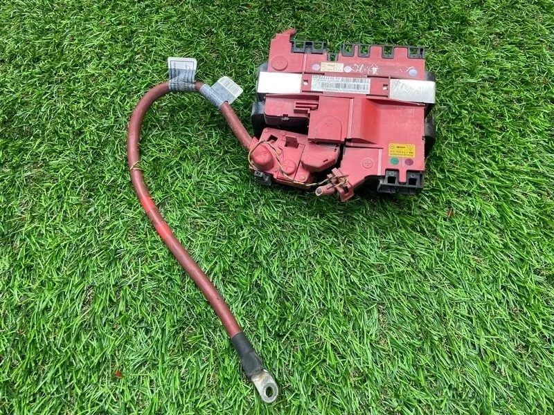 Плюсовая клемма АКБ Bmw 5 2012 61149177773 F10 N52B30, задняя