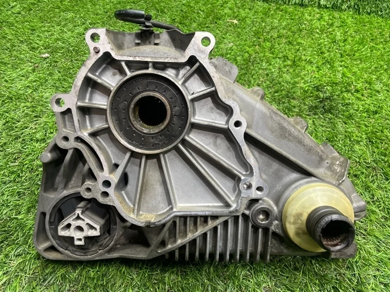 Раздаточная коробка Bmw X5 2008 27107574777 E70 N62B48