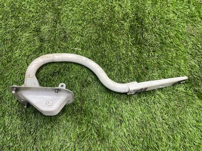 Петля крышки багажника BMW 5 2004 E60