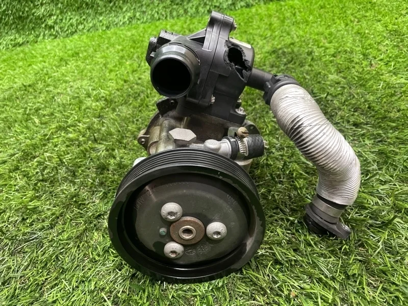 Помпа Bmw 3 2010 32416780413 E90 N46B20BD