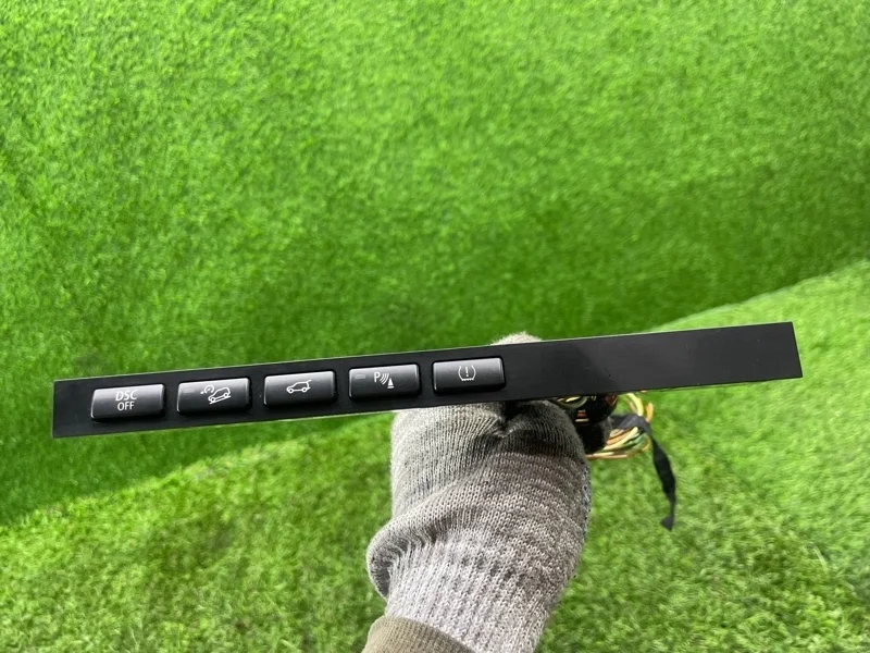 Блок кнопок в центральной консоли BMW X5 2006 E53