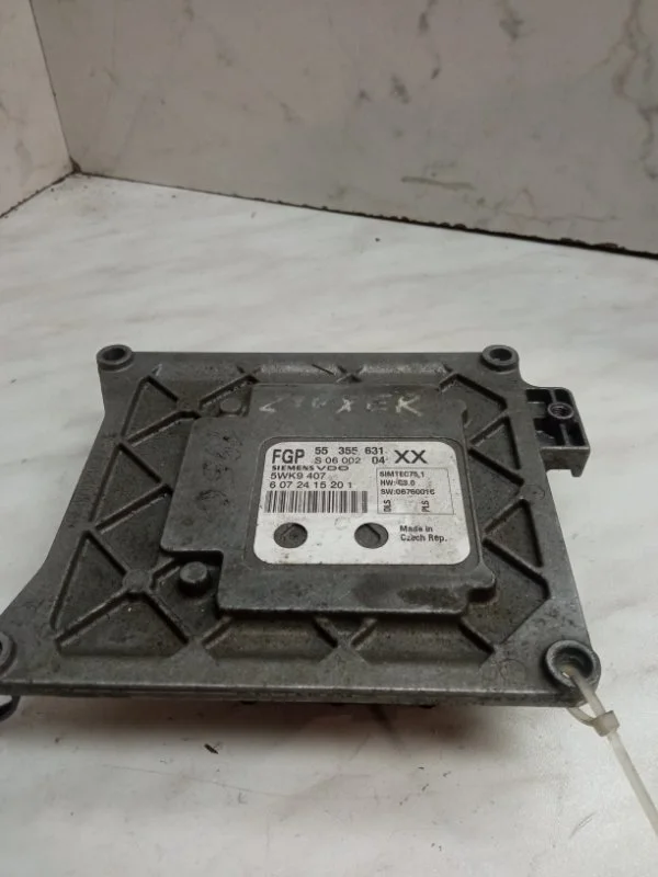 Блок управления двигателем Opel Astra H