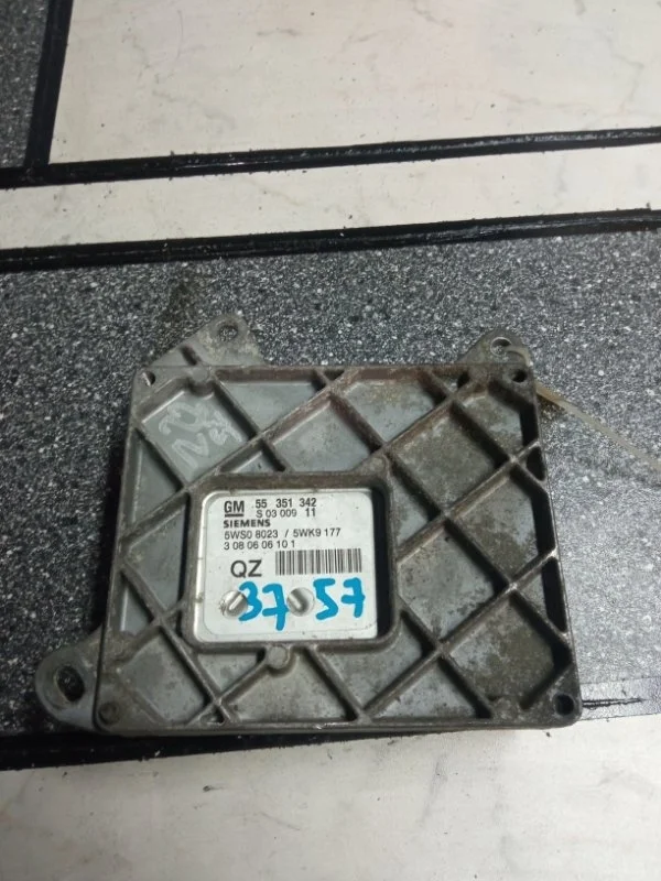 Блок управления двигателем Opel Vectra