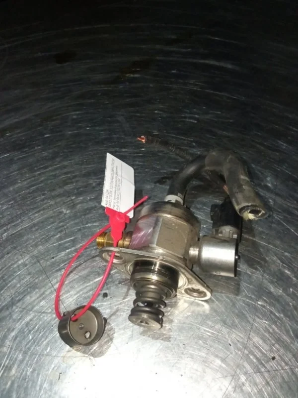 Топливный насос высокого давления Audi A4