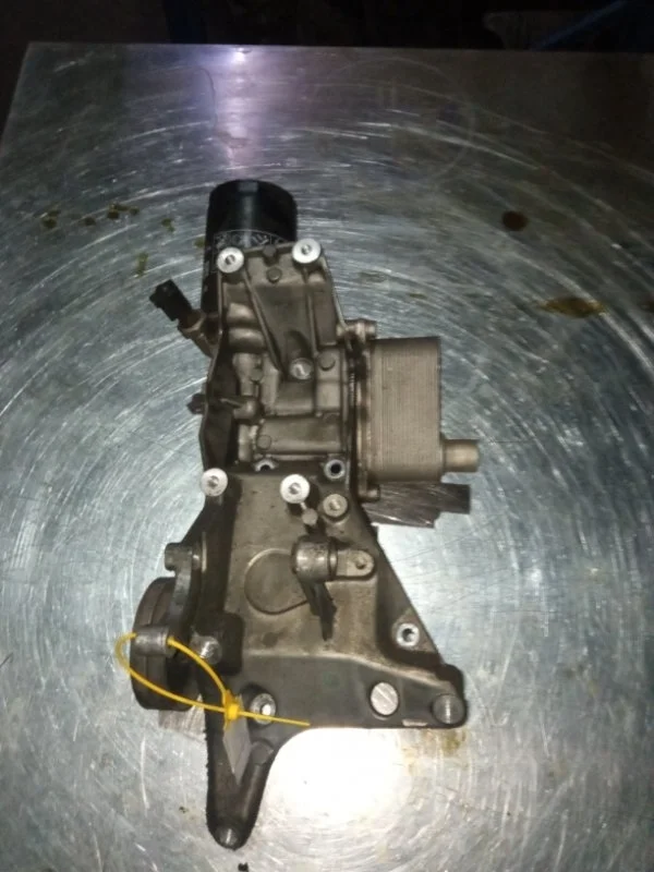 Корпус масляного фильтра Audi A4