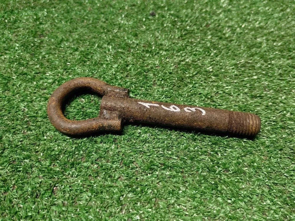 Крюк буксировочный Renault Logan 1