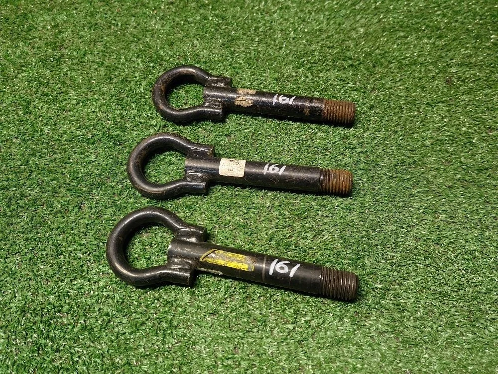 Крюк буксировочный Renault Logan 1