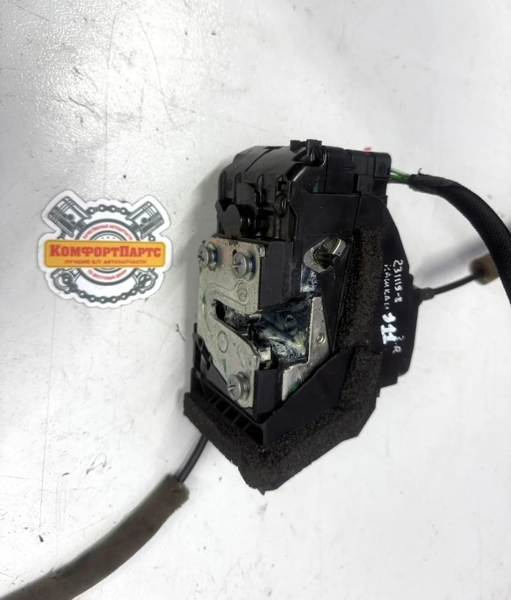 Замок двери задней правой Nissan Qashqai II (2013—2019)