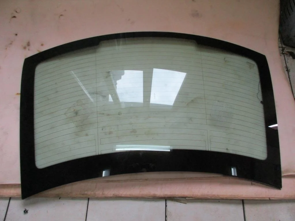 Стекло заднее Mercedes-Benz