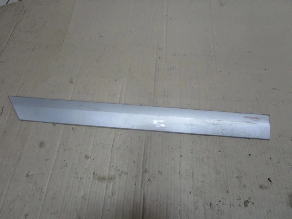 Молдинг двери Mercedes-Benz