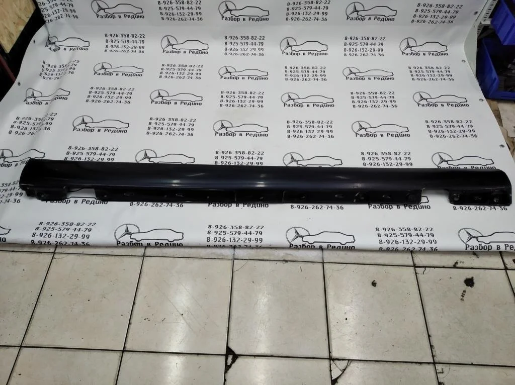 Порог пластиковый правый Mercedes-Benz