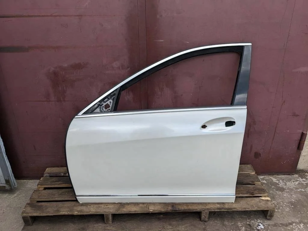 Дверь передняя левая Mercedes-Benz