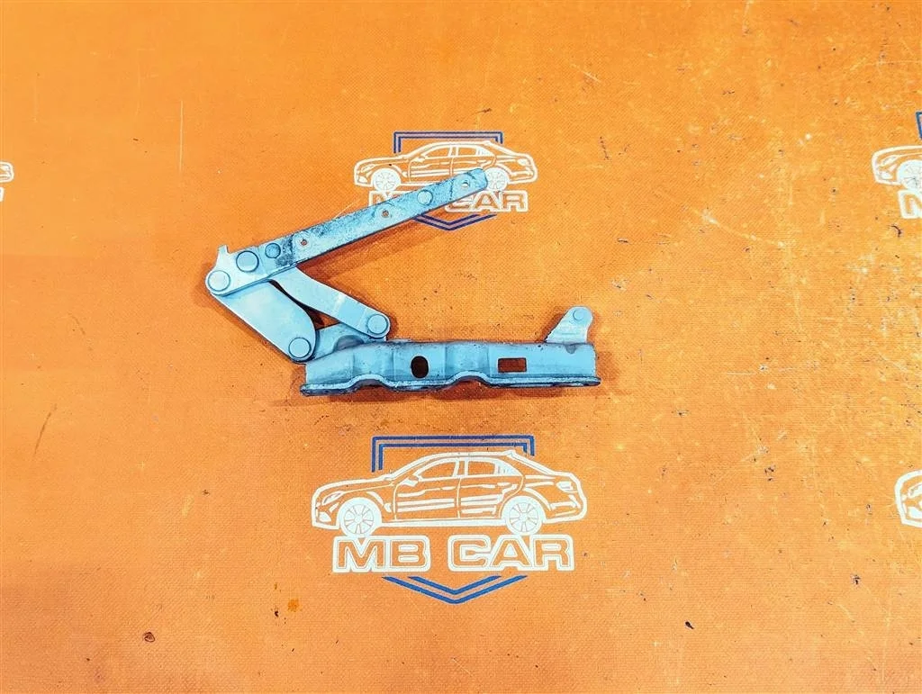 Петля капота Mercedes-Benz