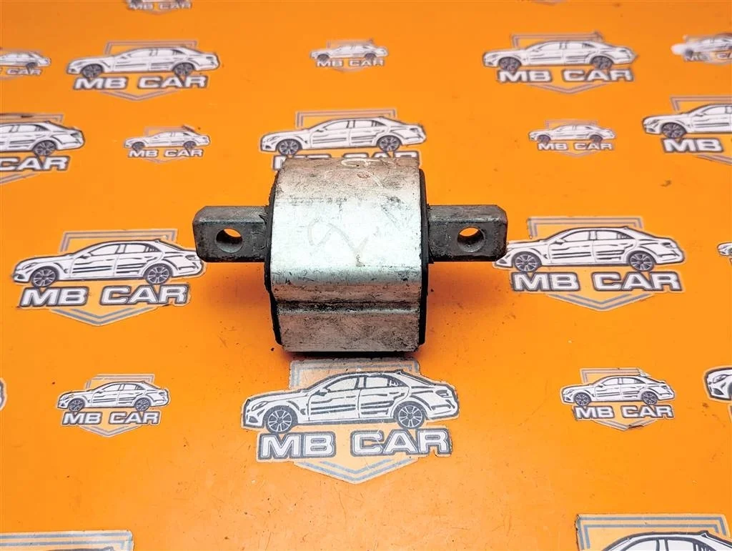 Опора КПП Mercedes-Benz