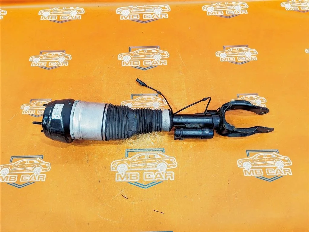 Пневмостойка передняя Mercedes-Benz