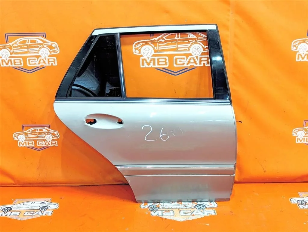 Дверь задняя правая Mercedes-Benz