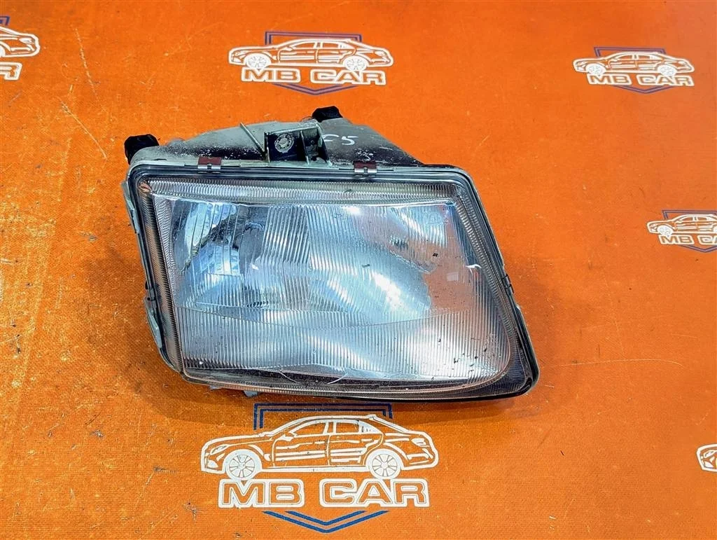 Фара правая Mercedes-Benz