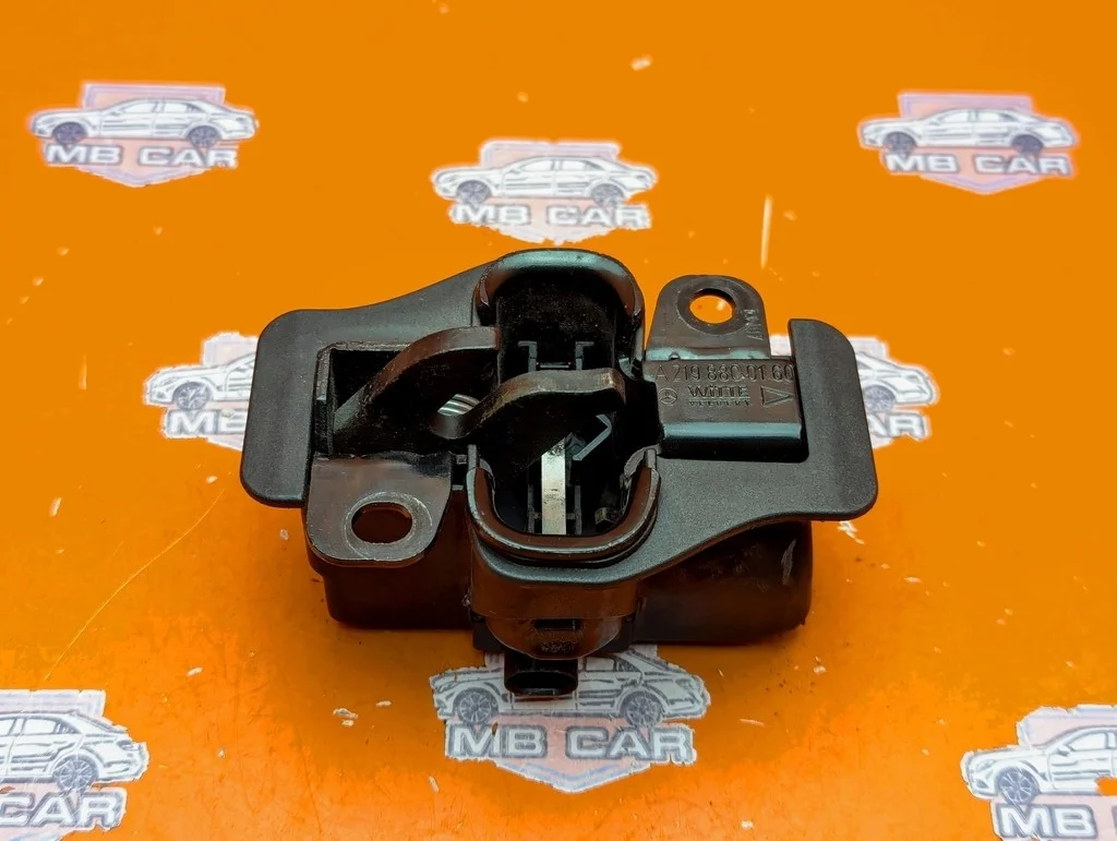 Замок капота Mercedes-Benz