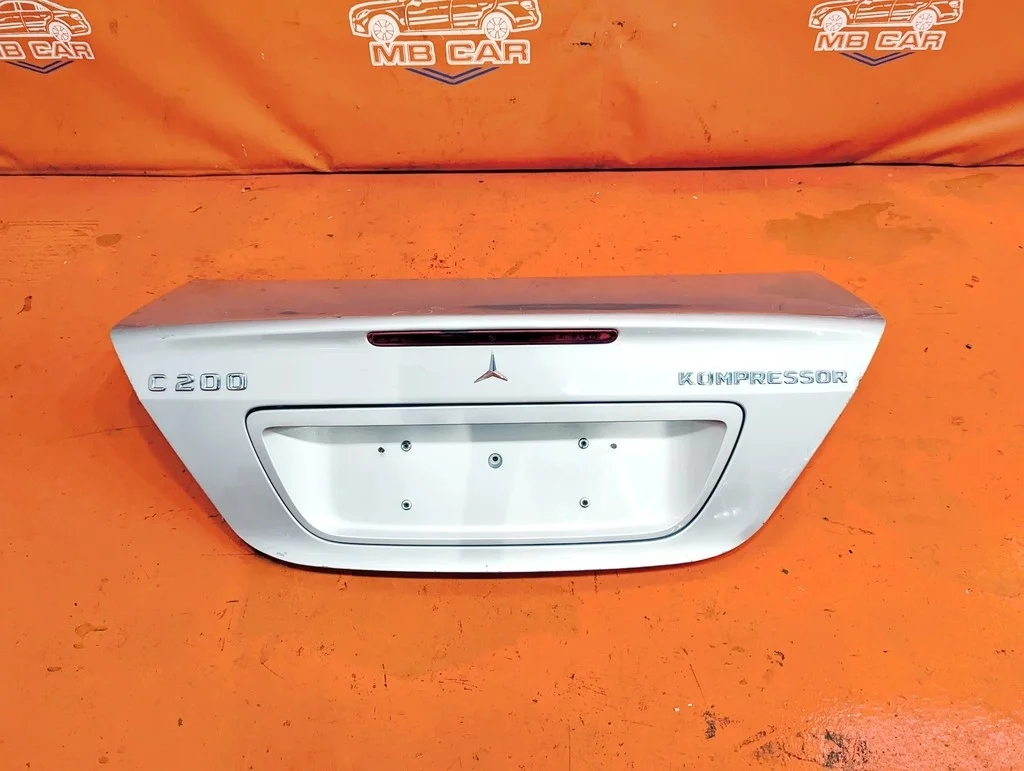 Крышка багажника Mercedes-Benz