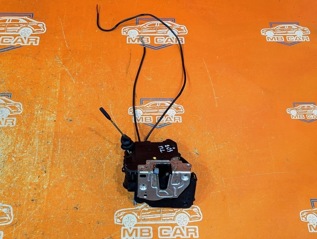 Замок двери передней левой Mercedes-Benz