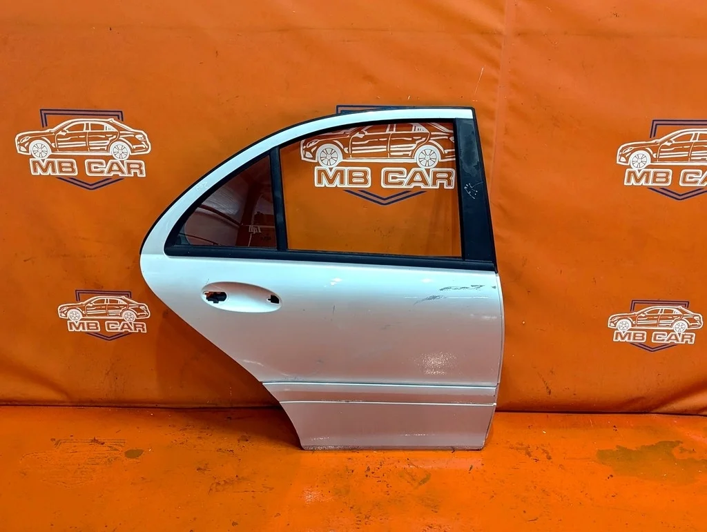 Дверь задняя правая Mercedes-Benz